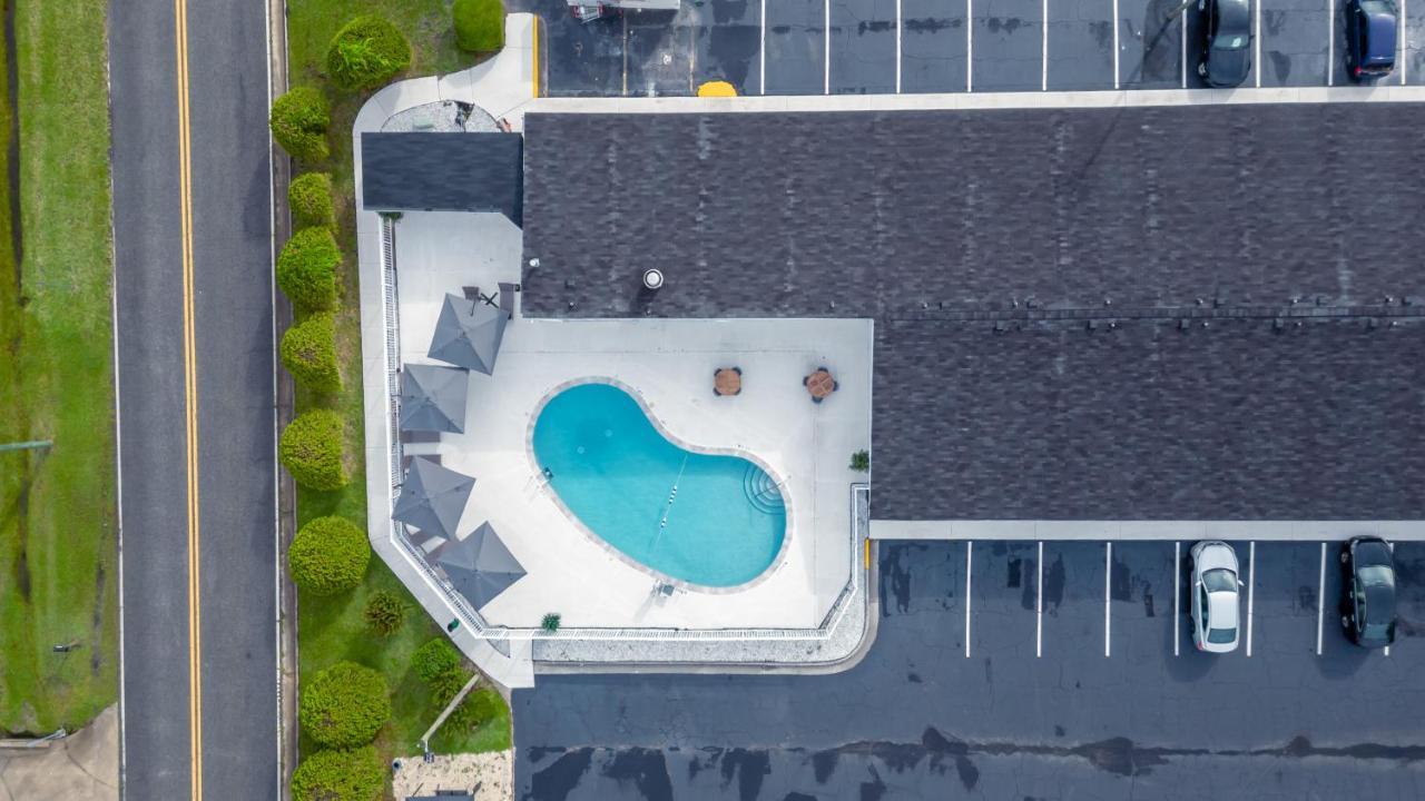 Golden Isles Inn & Suites Brunswick Exteriér fotografie