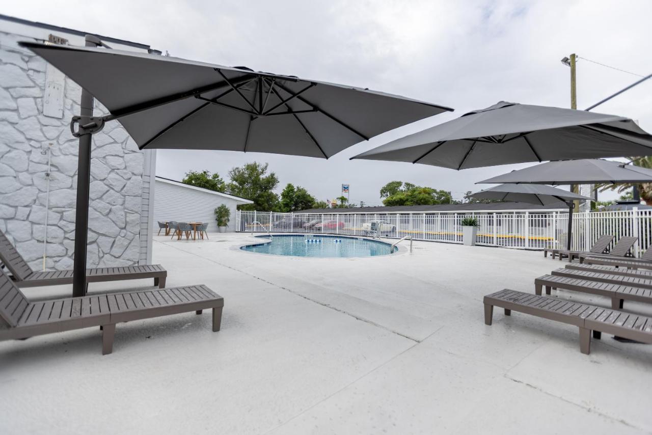 Golden Isles Inn & Suites Brunswick Exteriér fotografie