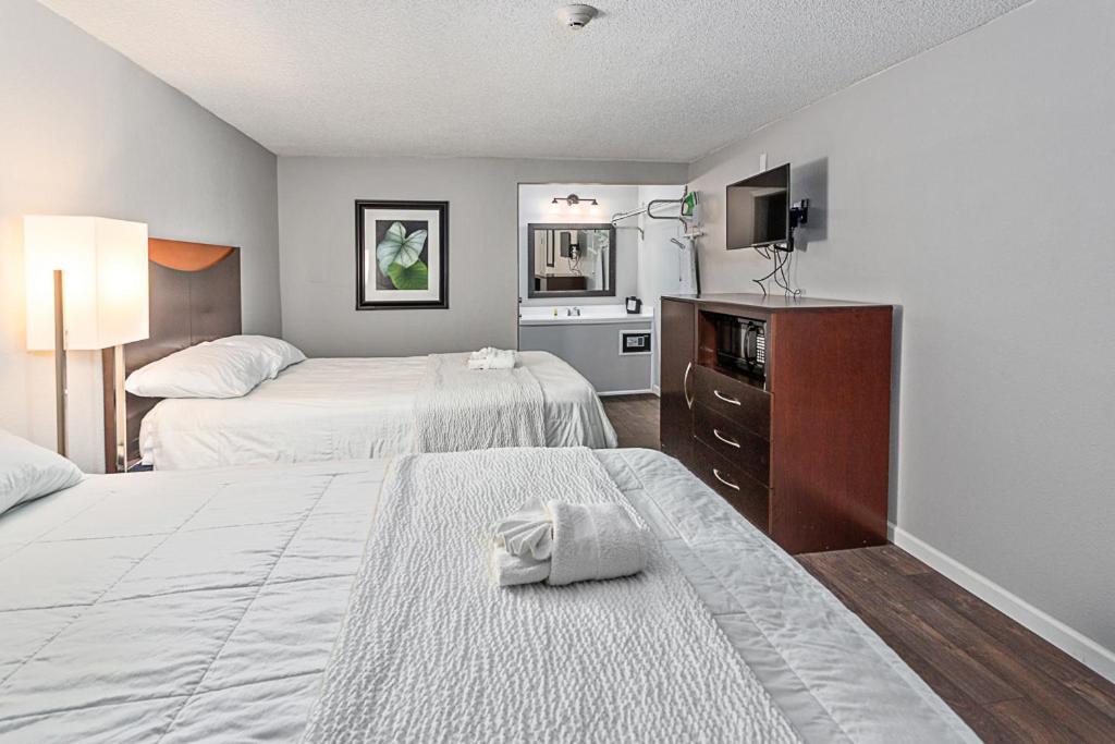 Golden Isles Inn & Suites Brunswick Exteriér fotografie