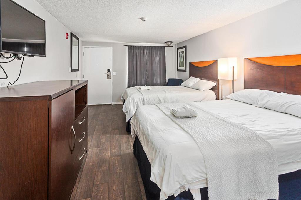 Golden Isles Inn & Suites Brunswick Exteriér fotografie