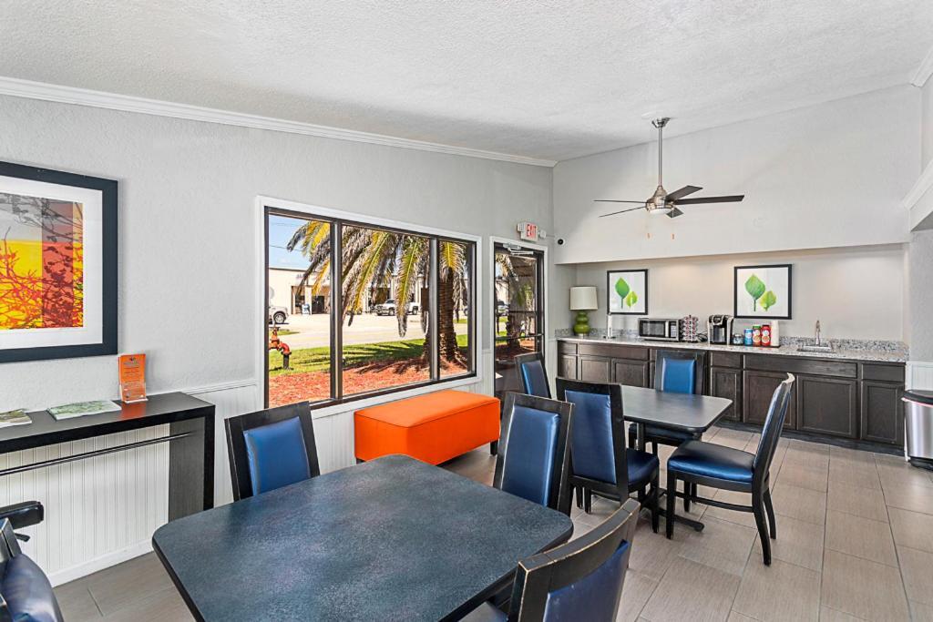Golden Isles Inn & Suites Brunswick Exteriér fotografie